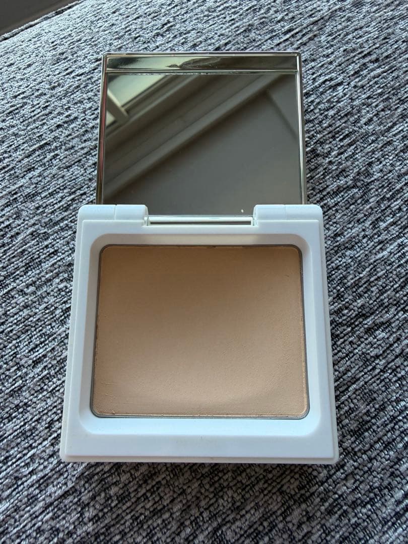 クレ・ド・ポー ボーテ タンナチュレールプードルブラン