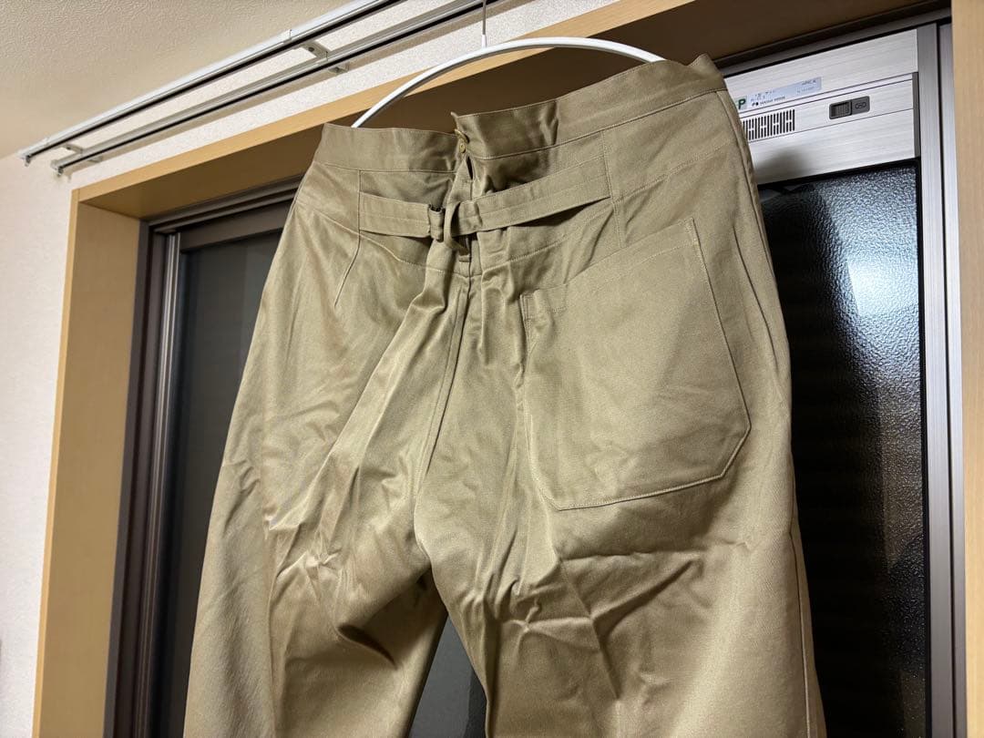 comoli コットンチノ　オーバーパンツ　サイズ3