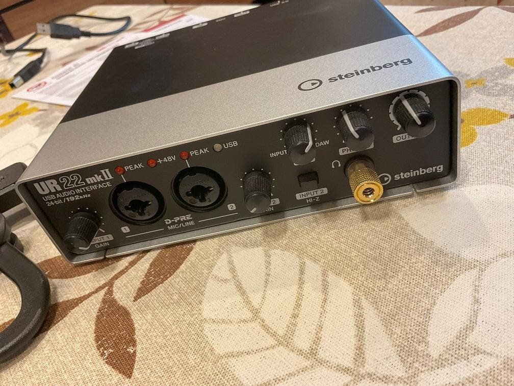 オーディオインターフェース、マイク、スタンド、ケーブルセット