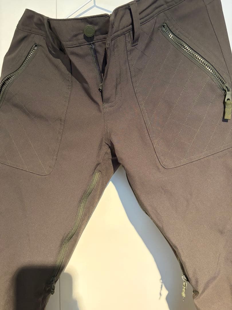 burton スノーボードウェア　レディース ジャケットM　パンツS 上下セット