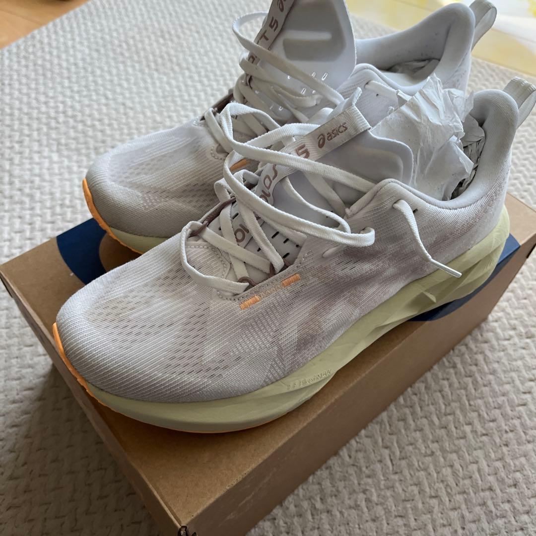 Asics novablast5 28cm アシックス　ノバブラスト5