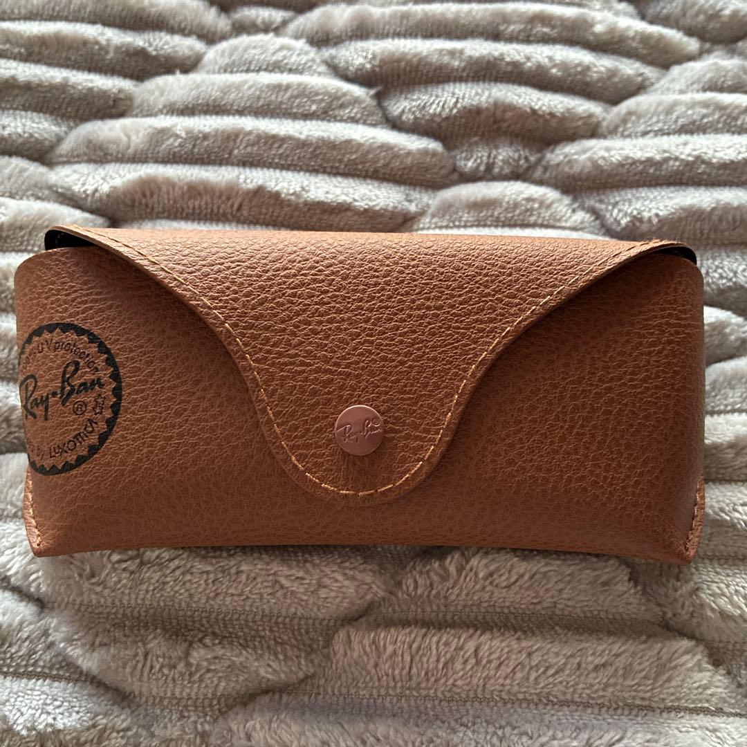 Ray Ban レイバン　ブラックフレーム サングラス （ケース付）RB4190