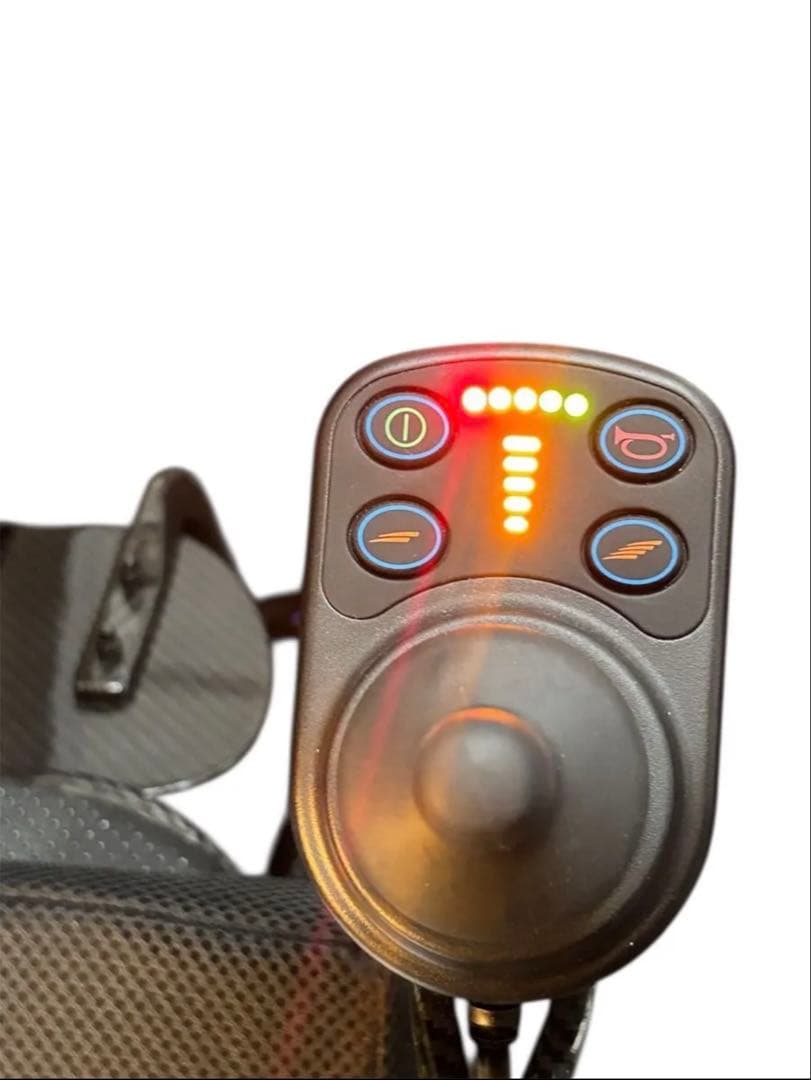 【中古】QUICKIE Q50 Rカーボン折り畳み電動車椅子 2025年5月製