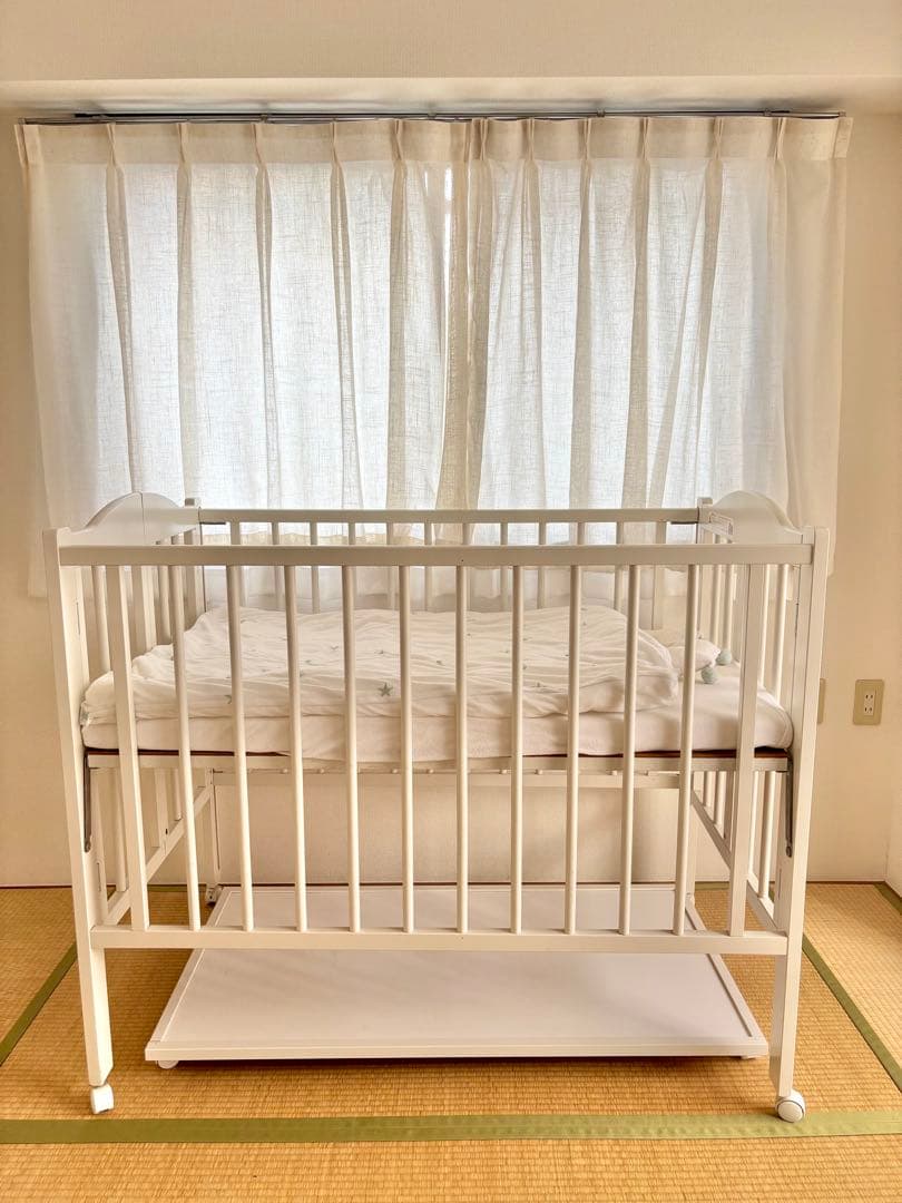 スリーピー木製ベビーベッド✳︎