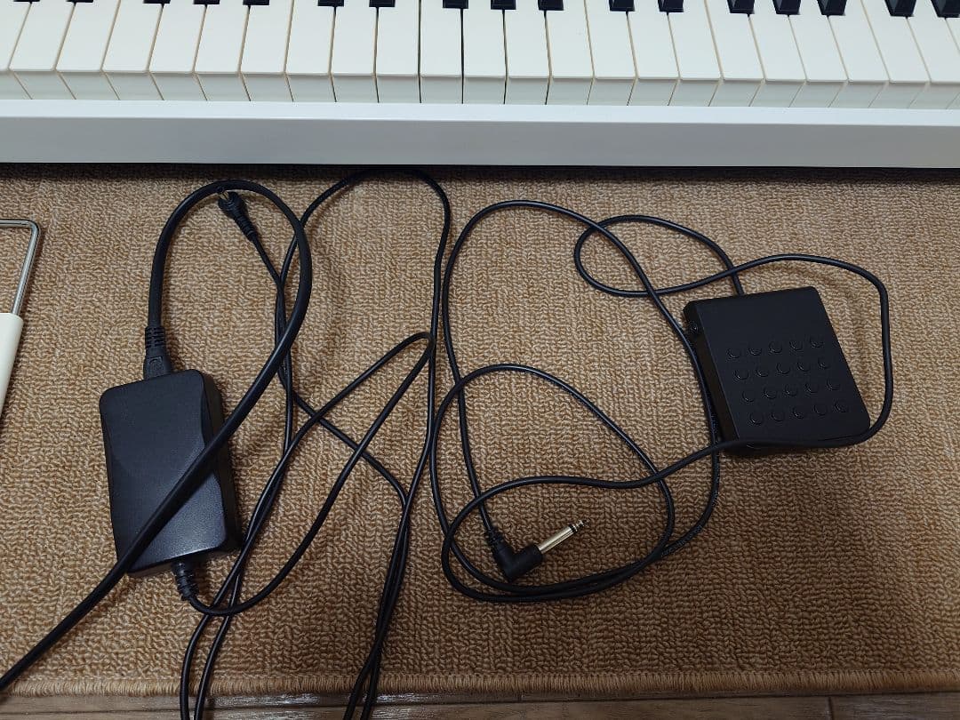 CASIO 電子ピアノ　Privia　2019年製 PX-S1000　ホワイト