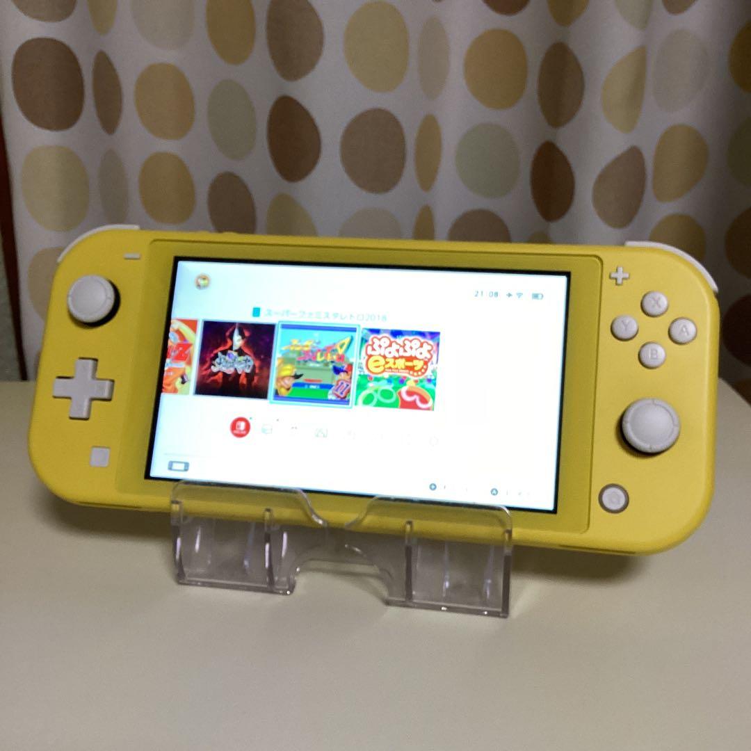 任天堂　Switchライト　イエロー　本体と充電器