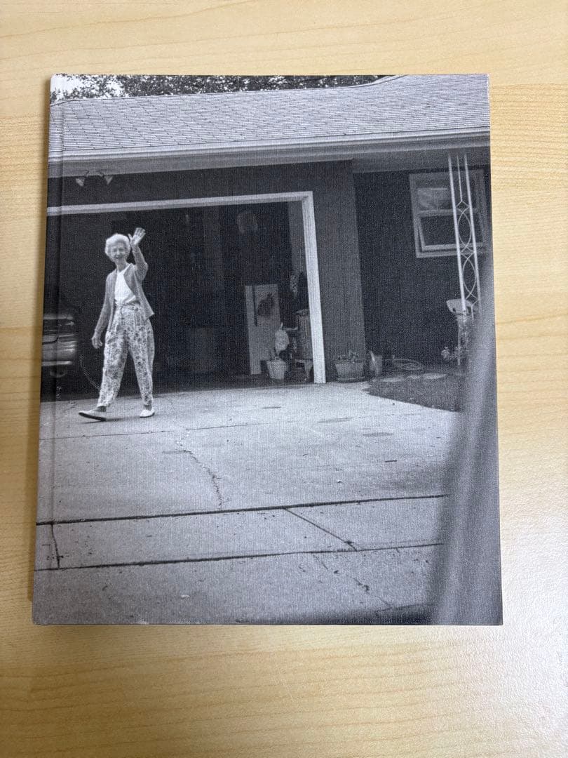 アート・デザイン・音楽 Leaving and Waving Deanna Dikeman