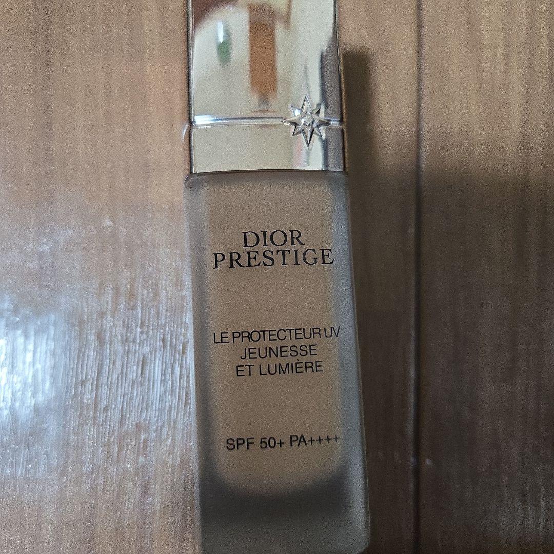 ディオール　プレステージ　ホワイトルプロテクターUV　ルミエール　BB　01