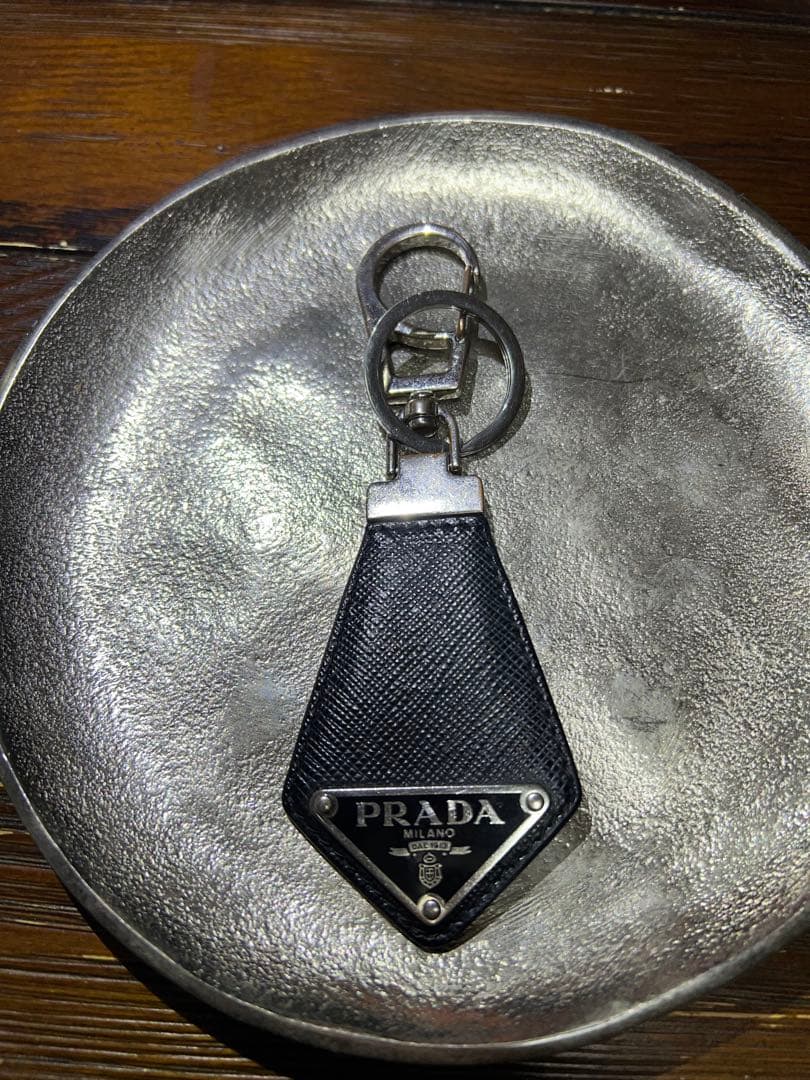 PRADA サフィアーノレザーキーホルダー