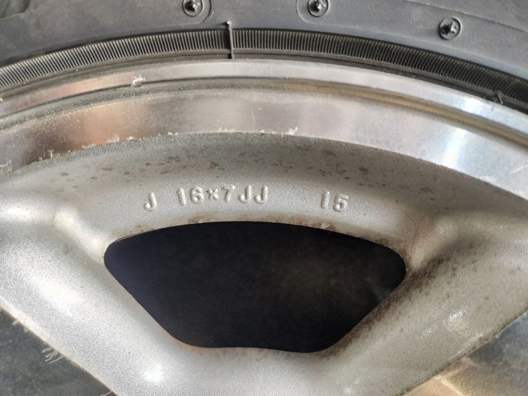 BS ブリザック 16インチタイヤセット　スタッドレス　ランクル　サーフ