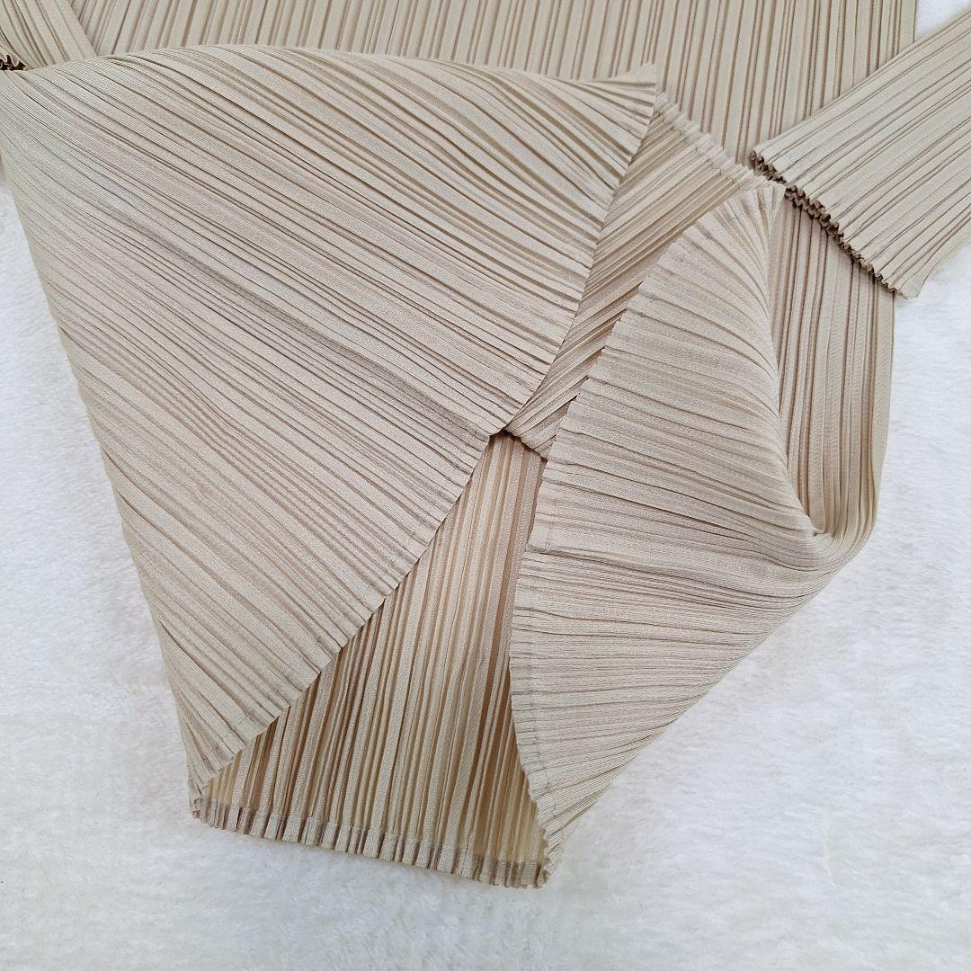 プリーツプリーズ　ハイネックカットソー　ブラウス　長袖　ベージュ　サイズ3