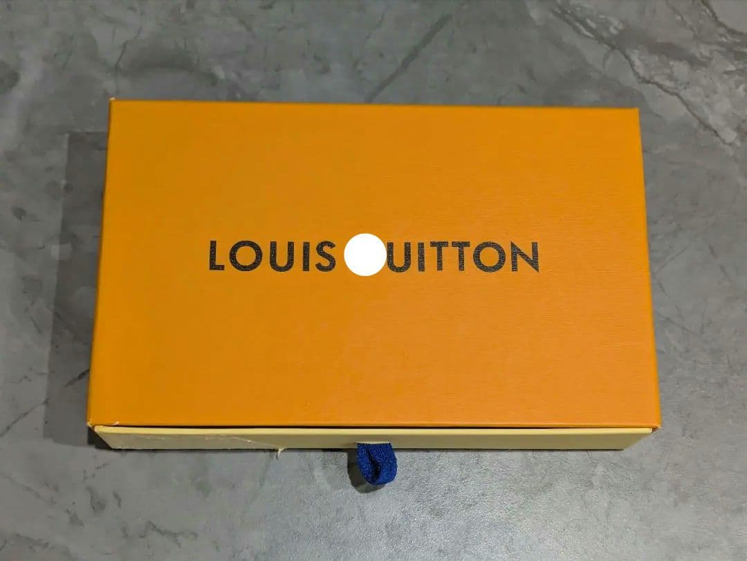 【新品・未使用】 モノグラム　ホワイト×ピンク　ノベルティ　非売品　長財布