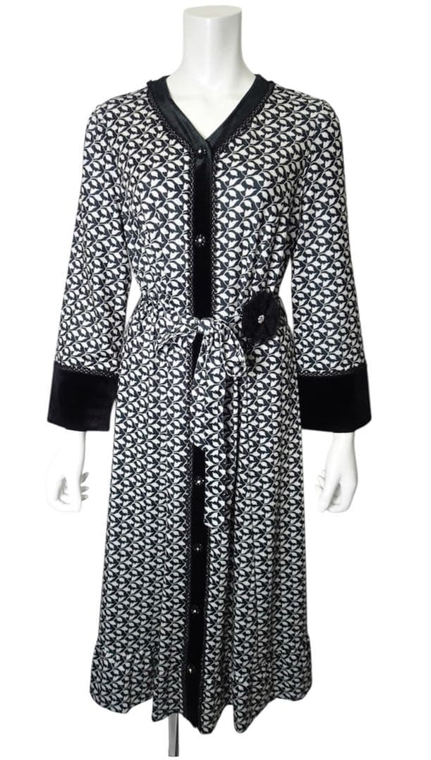 2025AW❤︎スーパービューティー❤︎ベロア切替　モノトーンプリントワンピース44