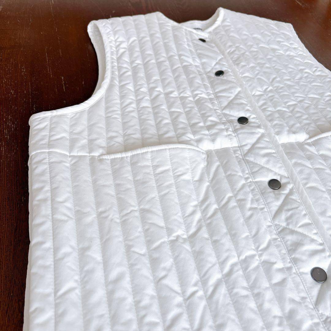 週末お値下げ！ほぼ未使用　CAVEZAROSSO キルティングベスト　白　F