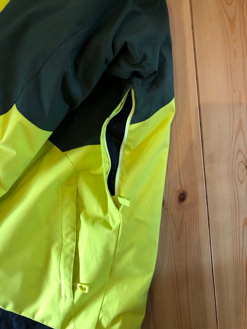 【25日で出品終了】ゴールドウィン　スキーウェア　上着(M)パンツ(L)上下