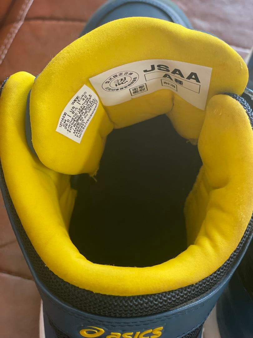 asics 安全靴BOAブルー×イエロー 使用頻度低め　作業靴ハイカット26cm