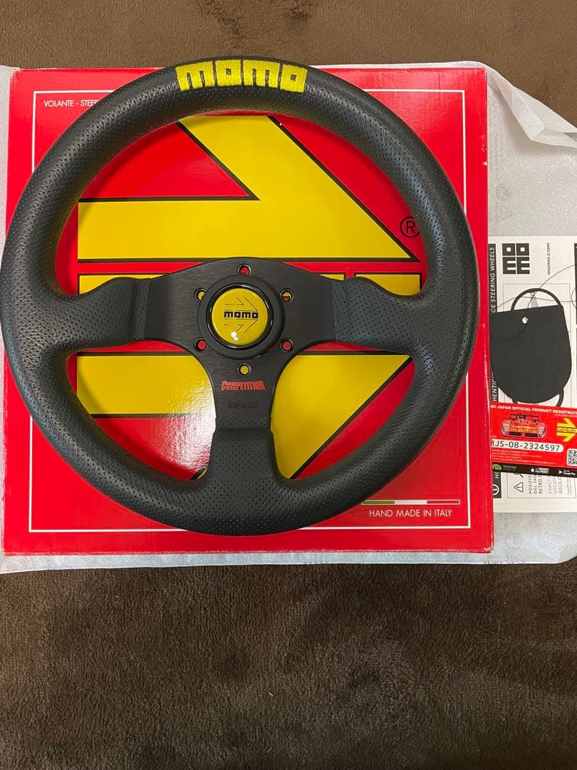 MOMOステアリング　コンペティション320mm