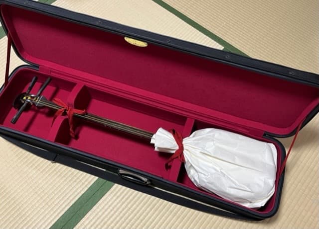 【美品】三味線 本体 和柄装飾付き