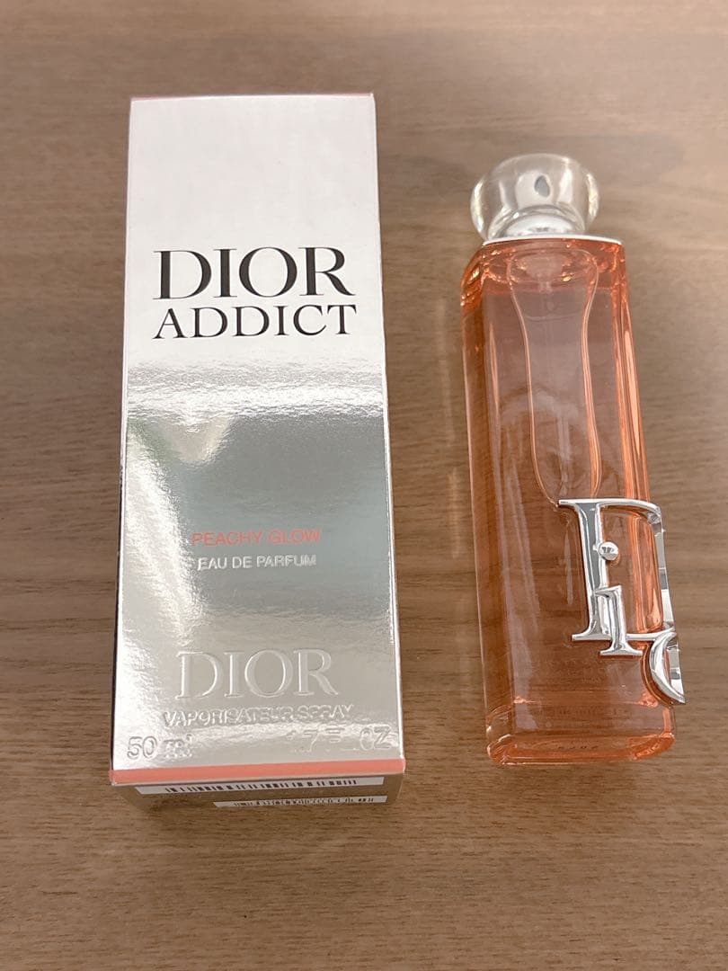 Dior Addict ピーチ　香水 50ml