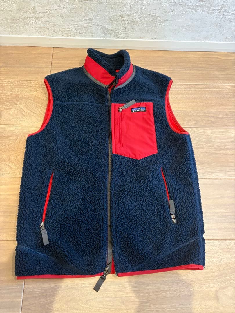 patagonia フリースベスト ネイビー/レッド