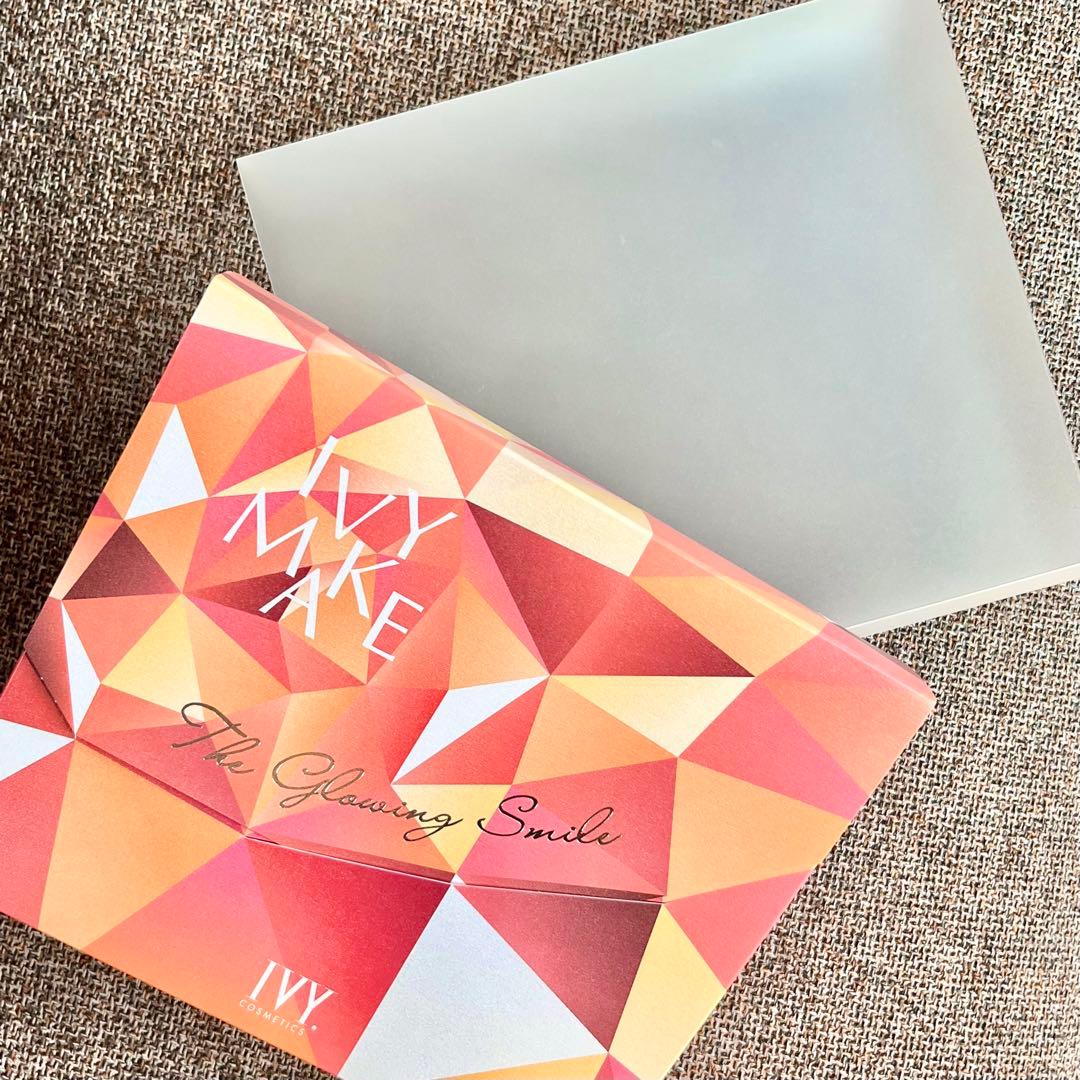 新品✨未開封【IVY】限定メークアップコレクション ザ グロウイングスマイル