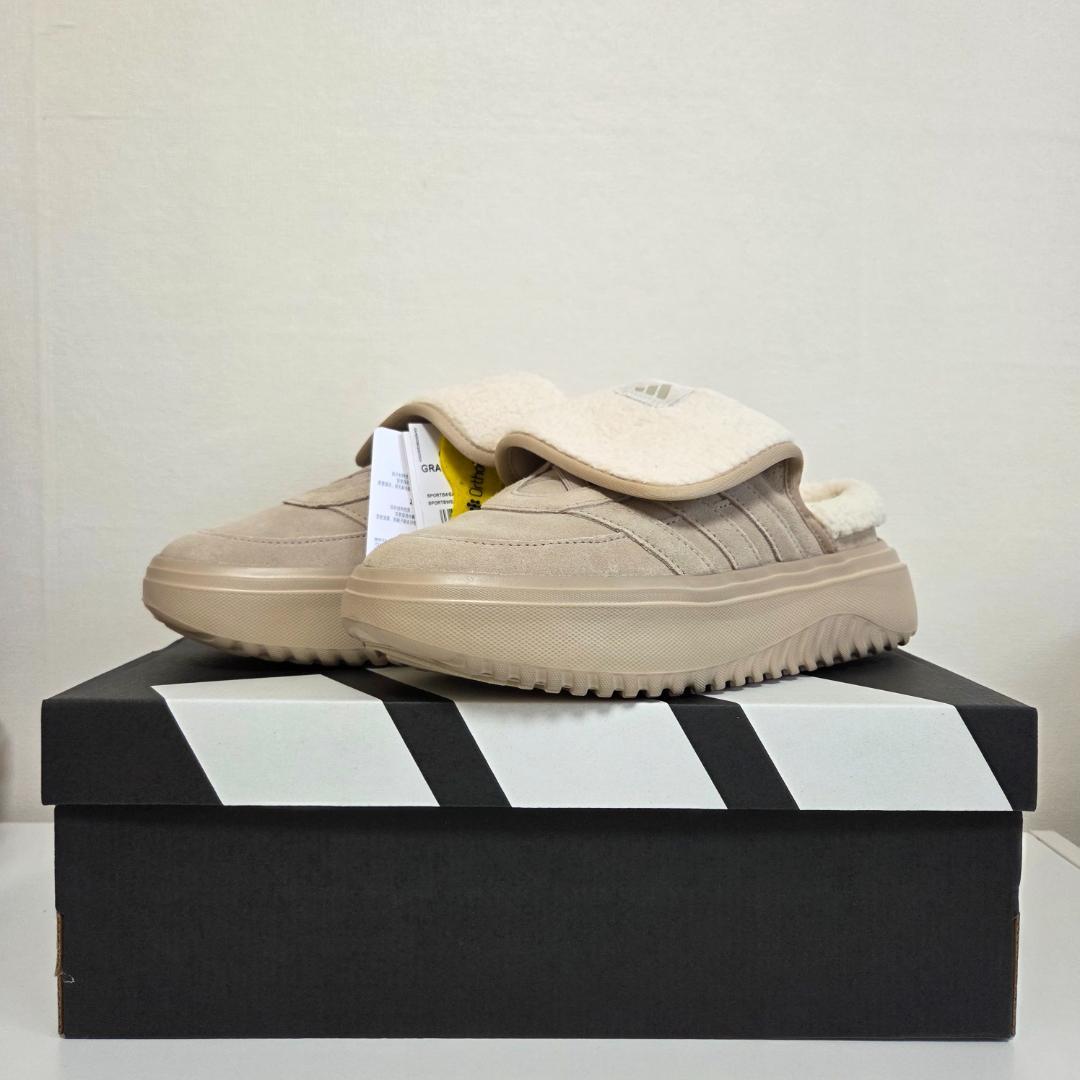 【韓国限定】新品未使用 23.5 adidas グランドコートミュール ベージュ