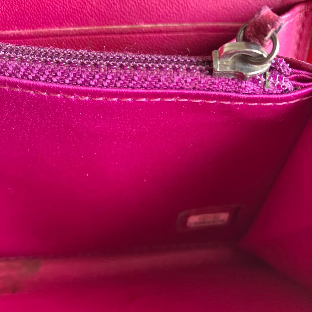 CHANEL フラワーエンボス レッド長財布