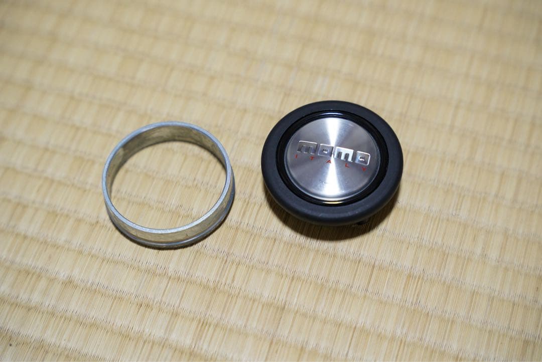 【正規品】MOMO mod.08 ステアリングホイール