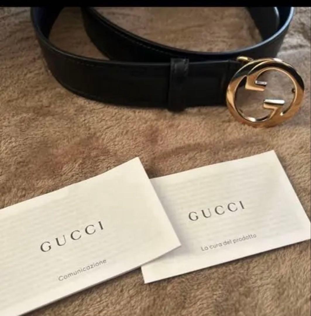 GUCCI ブラックレザーベルト Gロゴ