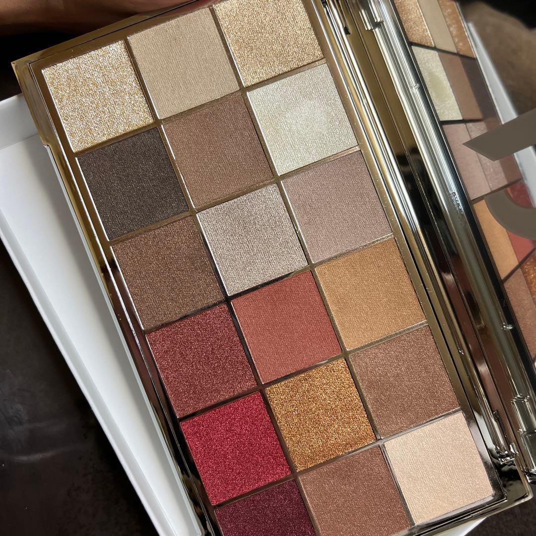 BYREDO BIBLIOPHILIA アイシャドウパレット