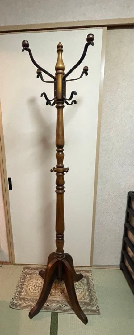 B*H様 カリモク コロニアル コートハンガー 木製 ハンガーラック