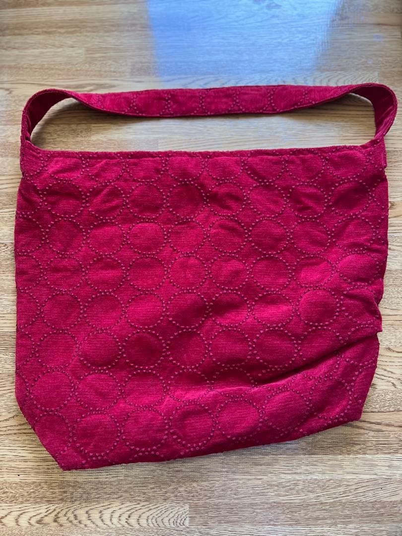 ミナペルホネン タンバリン　ボルドー　ボディバッグ大