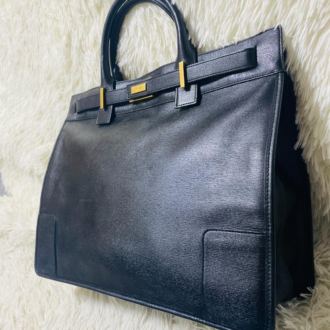 GUCCI グッチ ビジネスバッグ A4収納可 ゴールド金具 黒 レザー 自立