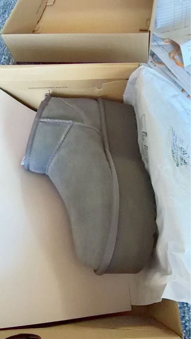 CLASSIC ULTRA MINI PLATFORM ブーツ （チャコール）