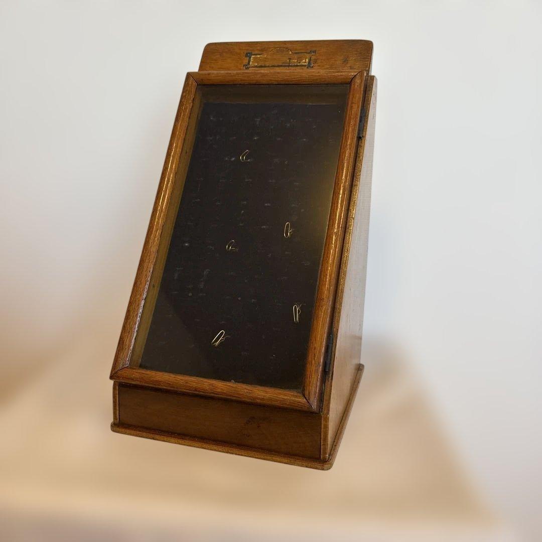 イギリス　木製ガラス扉ジュエリーディスプレイケース