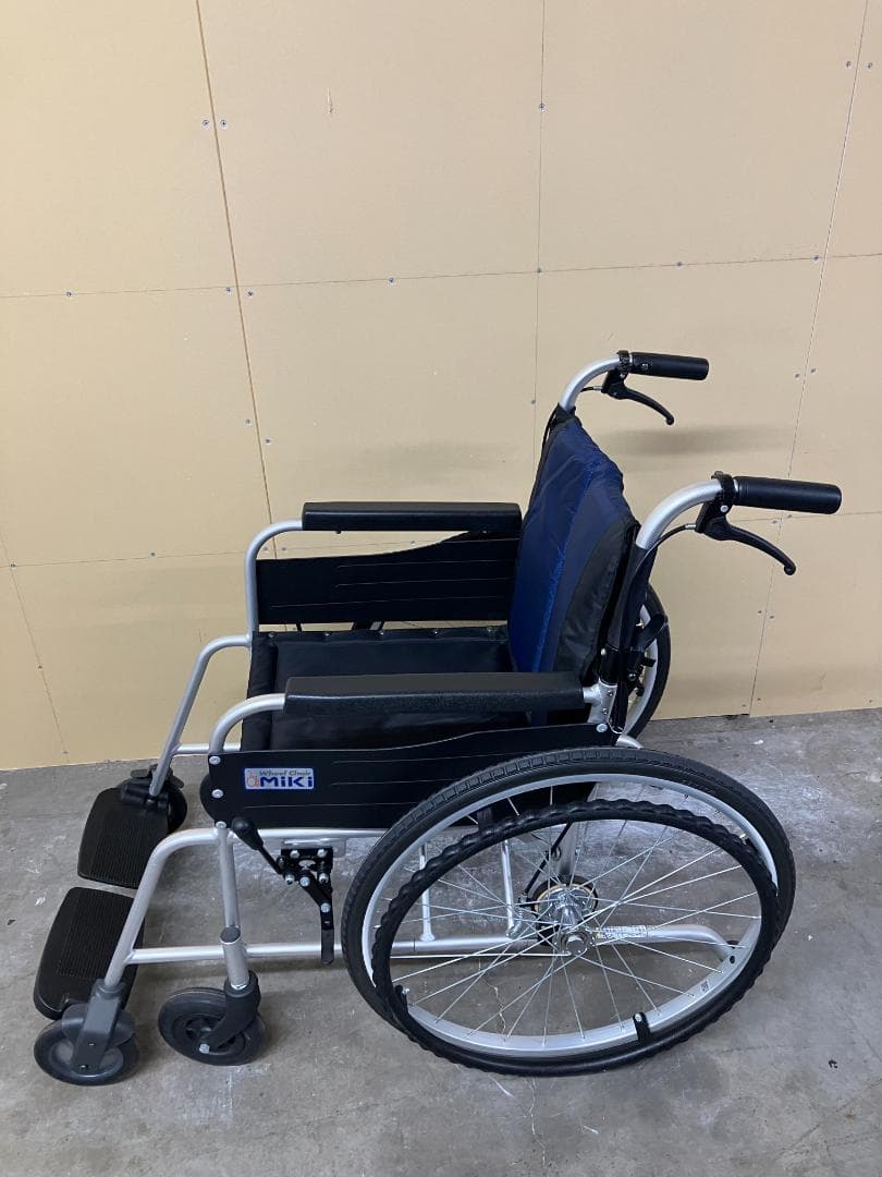【直接取引歓迎 ：さいたま市】 MIKI 自走用車椅子 EST-1#L10