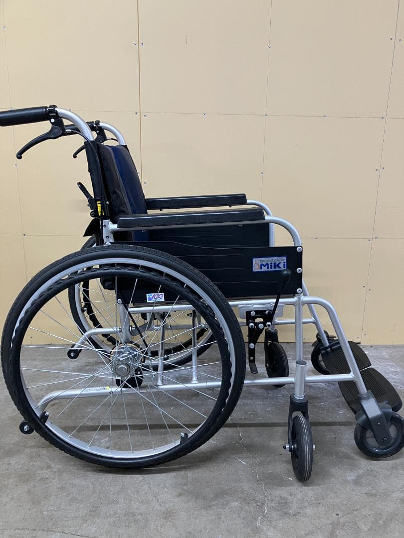 【直接取引歓迎 ：さいたま市】 MIKI 自走用車椅子 EST-1#L10