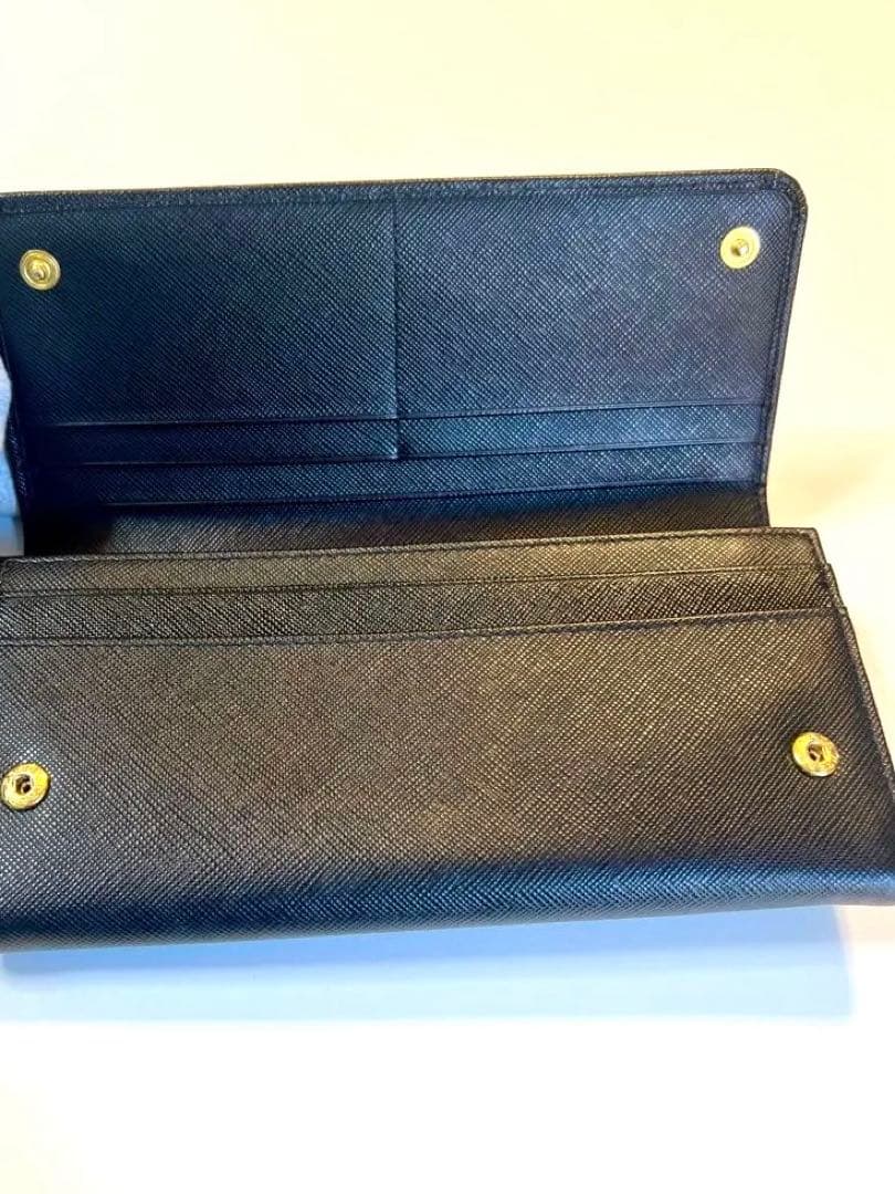 プラダ長財布黒