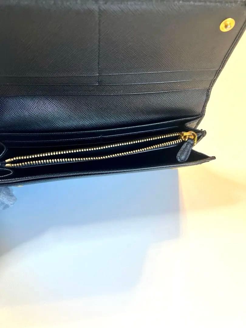 プラダ長財布黒