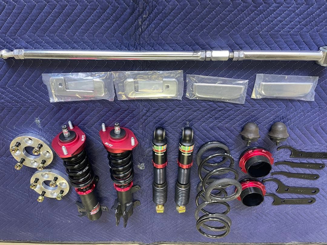 エブリイワゴンDA17W BLITZ ZZ-R 車高調　ラテラルロッドその他