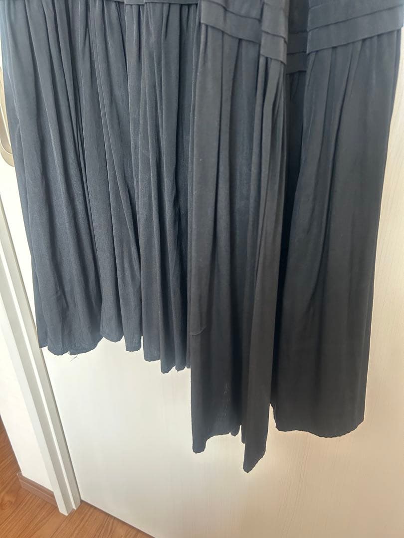 【loungedress】サテンティアードキャミワンピース　黒　フリーサイズ