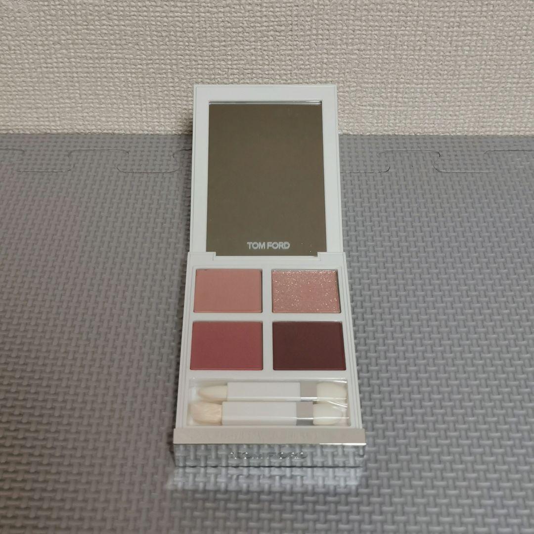 TOM FORD ソレイユ アイ カラー クォード 01 SN シャレーミンク