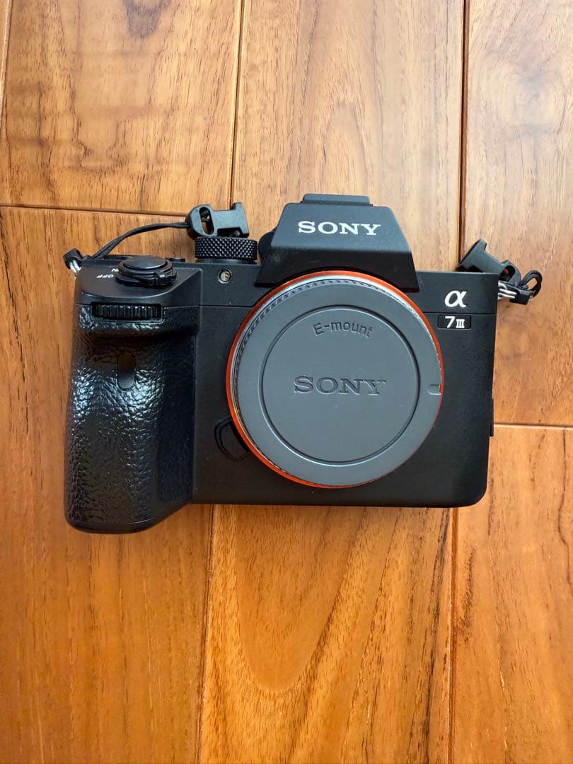SONY α7III ミラーレス一眼カメラ　TAMRON28-75mm レンズ付