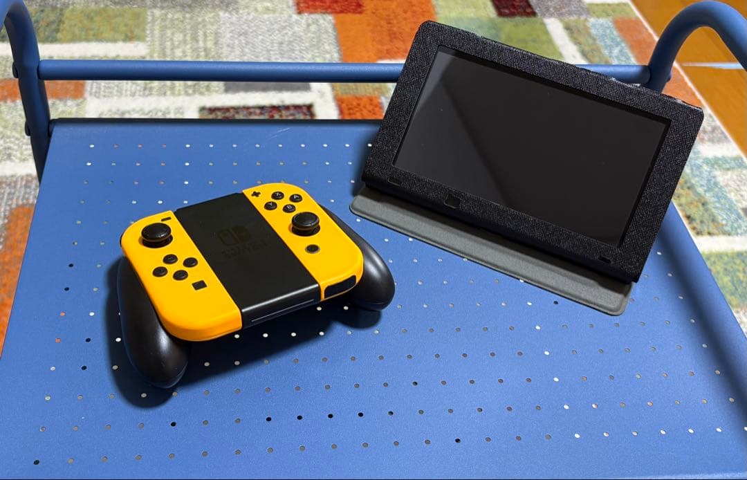 【美品】Nintendo Switch 本体　イエロー　別売り付属品あり　箱付き