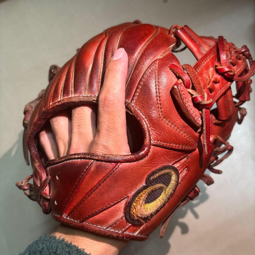 野球硬式グローブ　アシックス内野手