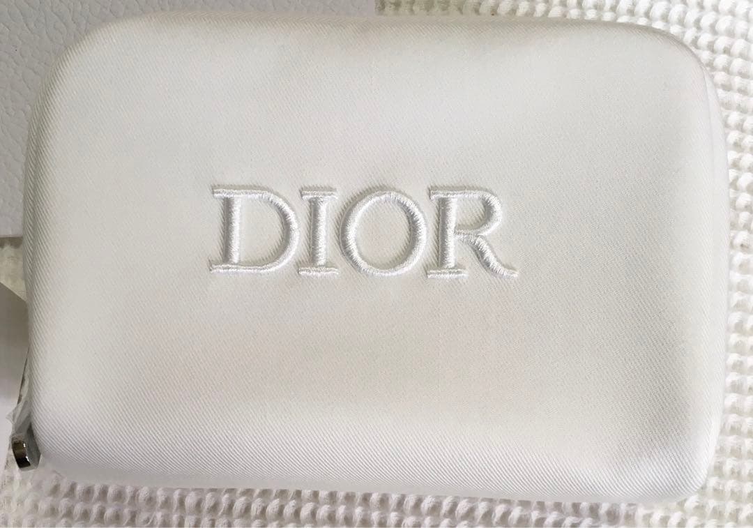 Diorアディクト リップ マキシマイザー 色 001 ディオール ポーチ