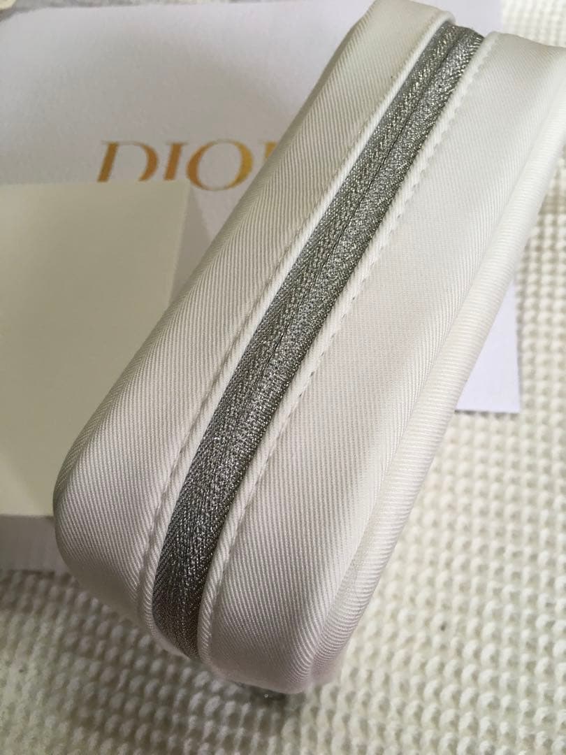 Diorアディクト リップ マキシマイザー 色 001 ディオール ポーチ