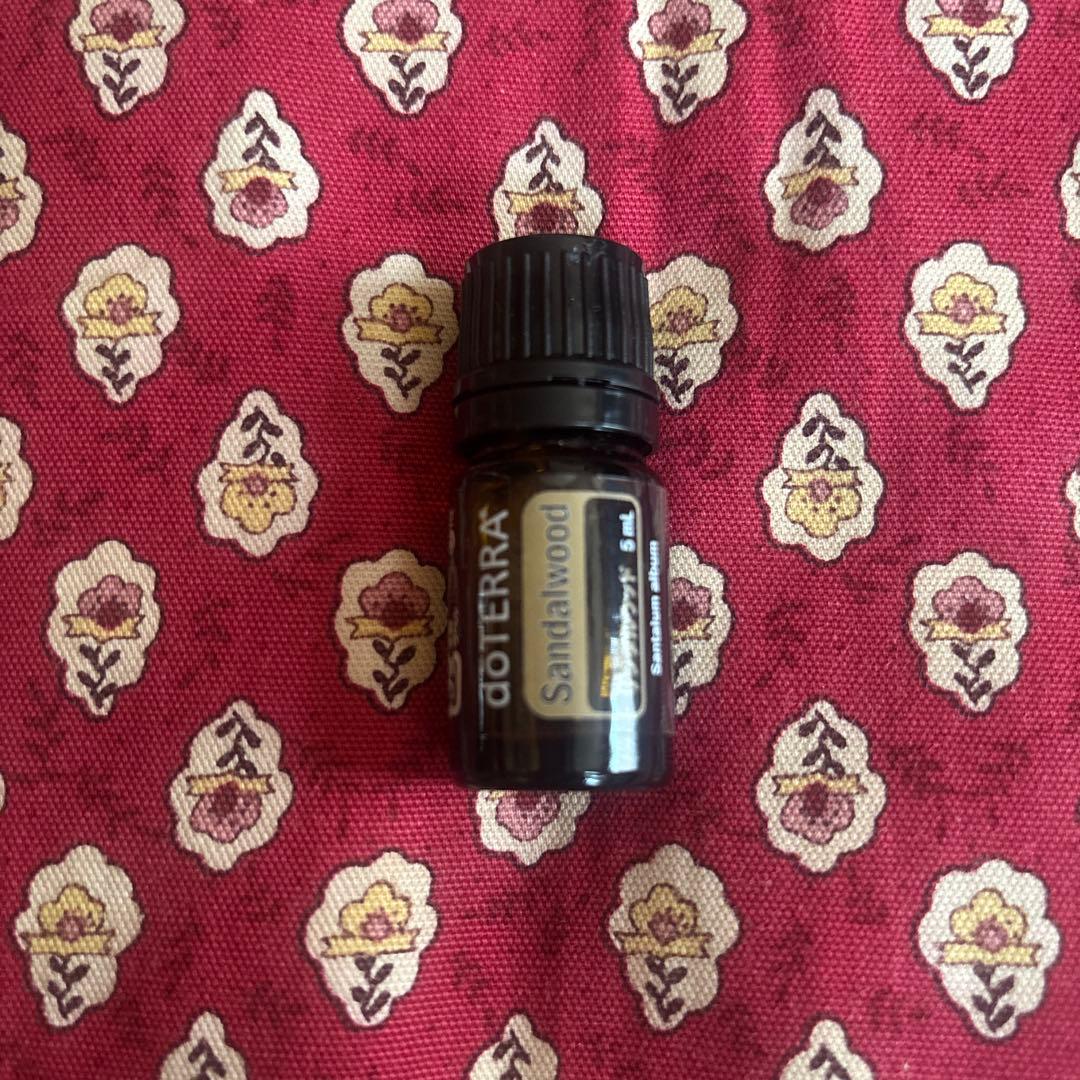 未開封　ドテラ　サンダルウッド 5ml