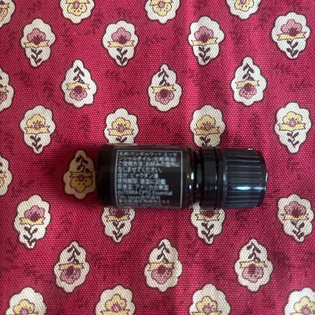 未開封　ドテラ　サンダルウッド 5ml