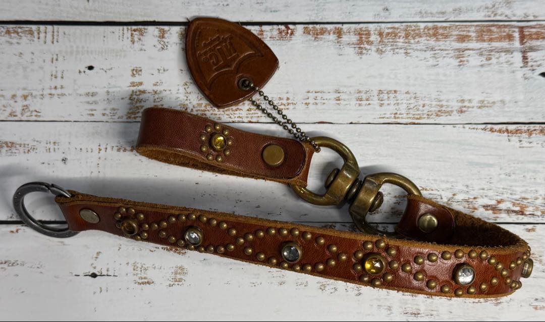 HTC ウォレットコード ストーン スタッズ ライトブラウン Ring